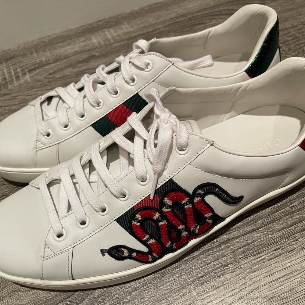 Men’s Gucci Ace Snake Sneakers in White